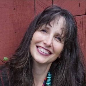 Meet your Posher, Lora